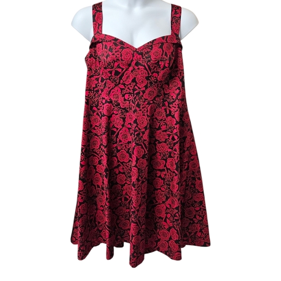 TORRID Plus Size Unique gothic Retro Chic Red Roses, Skulls, Gothic midi dress - Picture 2 of 16
